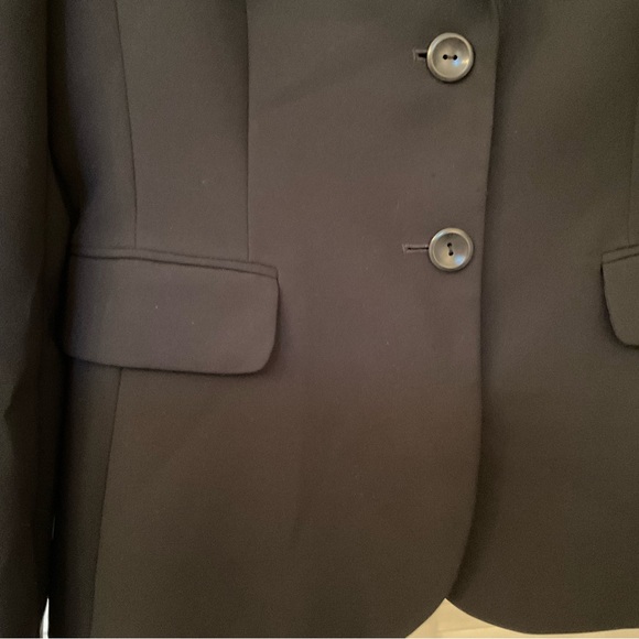 Tahari Black Two Button Blazer, Size 4 - Picture 4 of 12